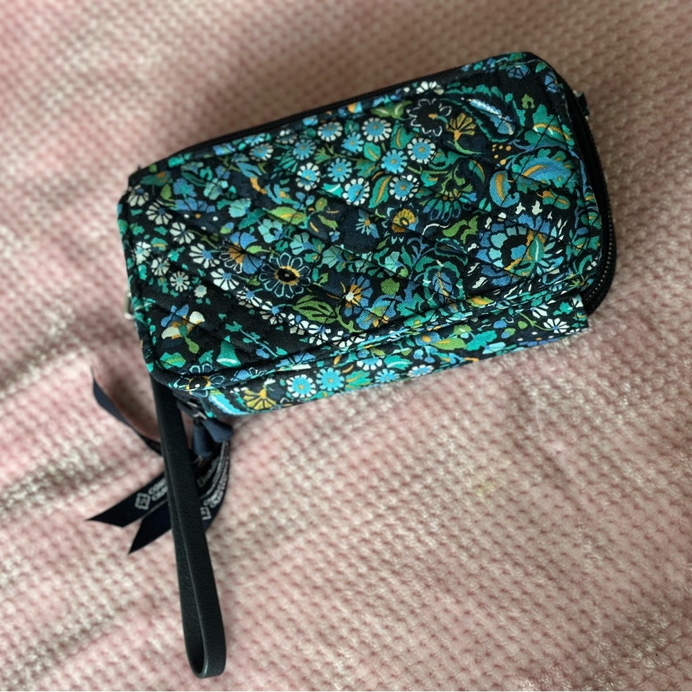 Vera bradley crossbody
